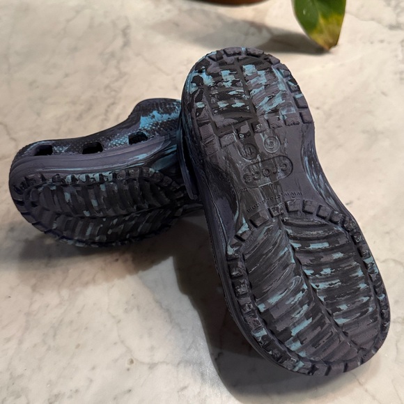 Crocs - Picture 7 of 9